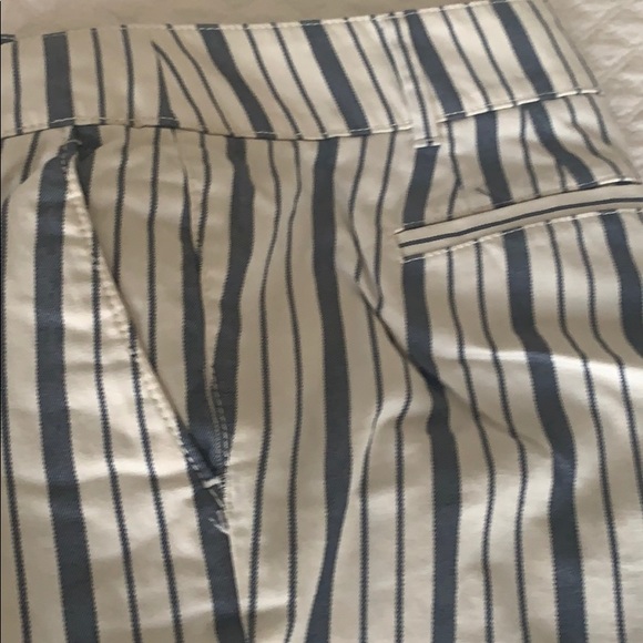 NWOT CAPRI pants - Picture 2 of 3